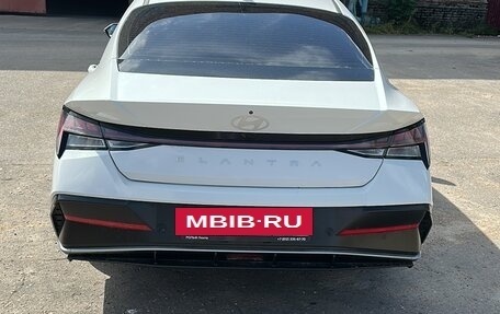 Hyundai Elantra, 2023 год, 1 700 000 рублей, 6 фотография