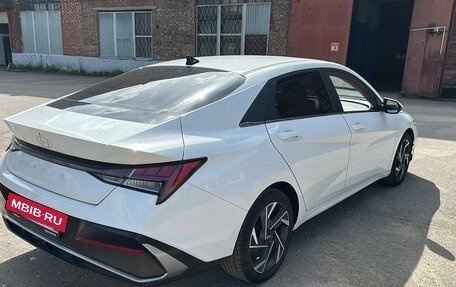 Hyundai Elantra, 2023 год, 1 700 000 рублей, 8 фотография