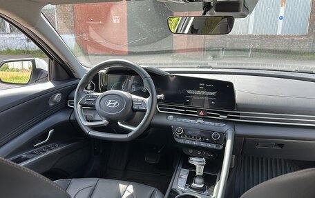 Hyundai Elantra, 2023 год, 1 700 000 рублей, 18 фотография