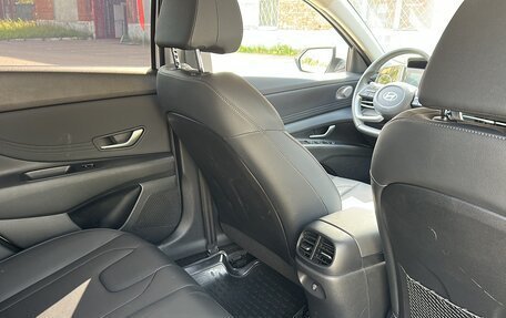 Hyundai Elantra, 2023 год, 1 700 000 рублей, 21 фотография