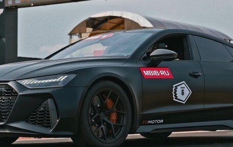 Audi RS 7, 2021 год, 15 500 000 рублей, 4 фотография