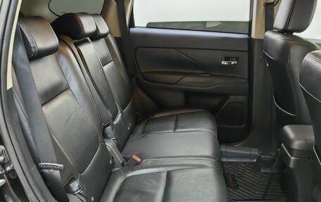 Mitsubishi Outlander III рестайлинг 3, 2013 год, 1 231 000 рублей, 9 фотография