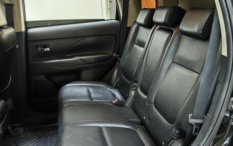 Mitsubishi Outlander III рестайлинг 3, 2013 год, 1 231 000 рублей, 8 фотография