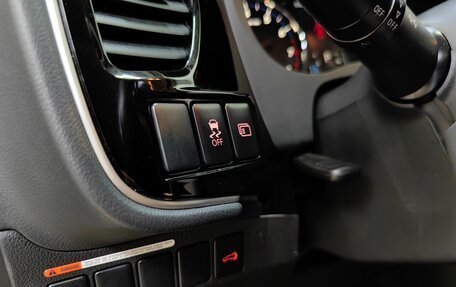Mitsubishi Outlander III рестайлинг 3, 2013 год, 1 231 000 рублей, 22 фотография