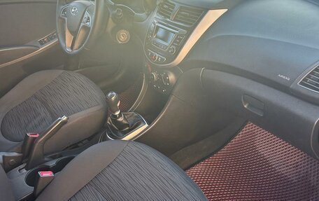 Hyundai Solaris II рестайлинг, 2015 год, 760 000 рублей, 11 фотография