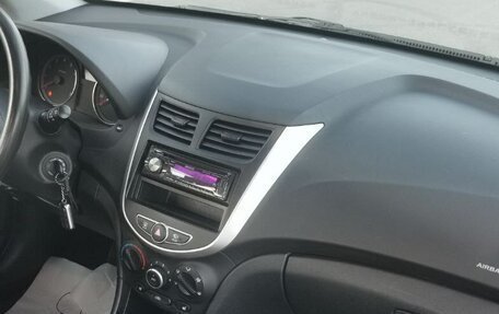 Hyundai Solaris II рестайлинг, 2012 год, 780 000 рублей, 16 фотография