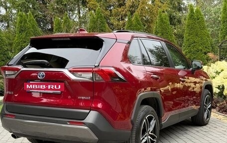 Toyota RAV4, 2020 год, 2 680 000 рублей, 7 фотография