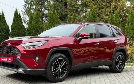 Toyota RAV4, 2020 год, 2 680 000 рублей, 2 фотография