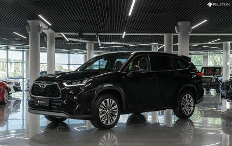 Toyota Highlander, 2025 год, 5 700 000 рублей, 2 фотография