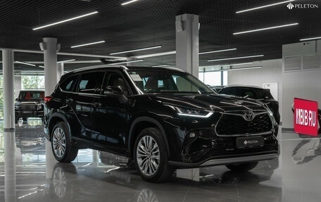 Toyota Highlander, 2025 год, 5 700 000 рублей, 3 фотография