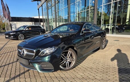Mercedes-Benz E-Класс, 2019 год, 4 790 000 рублей, 1 фотография