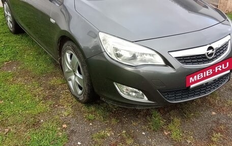 Opel Astra J, 2011 год, 650 000 рублей, 3 фотография