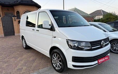 Volkswagen Transporter T6 рестайлинг, 2015 год, 1 670 000 рублей, 1 фотография
