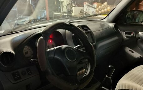 Toyota RAV4, 2001 год, 600 000 рублей, 3 фотография