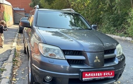 Mitsubishi Outlander III рестайлинг 3, 2006 год, 880 000 рублей, 1 фотография