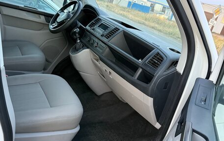 Volkswagen Transporter T6 рестайлинг, 2015 год, 1 670 000 рублей, 12 фотография