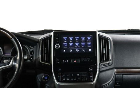 Toyota Land Cruiser 200, 2018 год, 5 990 000 рублей, 14 фотография