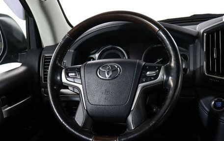 Toyota Land Cruiser 200, 2018 год, 5 990 000 рублей, 15 фотография