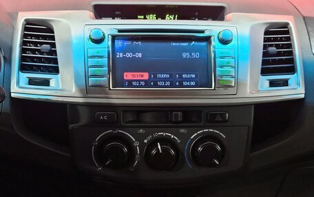 Toyota Hilux VII, 2013 год, 1 737 000 рублей, 11 фотография