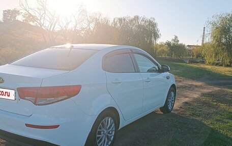 KIA Rio III рестайлинг, 2016 год, 1 000 000 рублей, 5 фотография