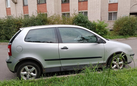 Volkswagen Polo IV рестайлинг, 2002 год, 285 000 рублей, 3 фотография