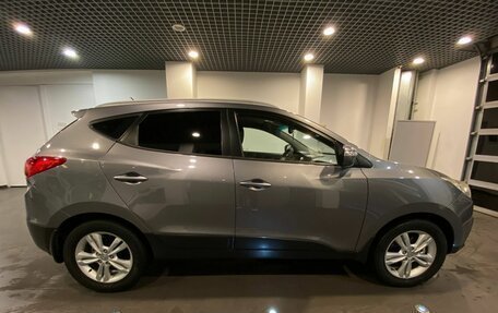 Hyundai ix35 I рестайлинг, 2012 год, 995 000 рублей, 2 фотография