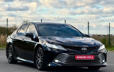 Toyota Camry, 2018 год, 2 400 000 рублей, 1 фотография