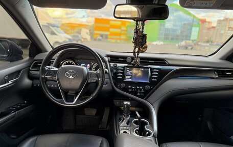Toyota Camry, 2018 год, 2 400 000 рублей, 10 фотография
