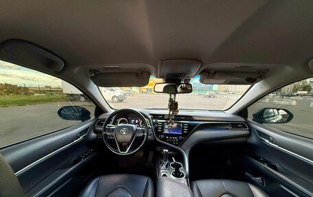 Toyota Camry, 2018 год, 2 400 000 рублей, 9 фотография