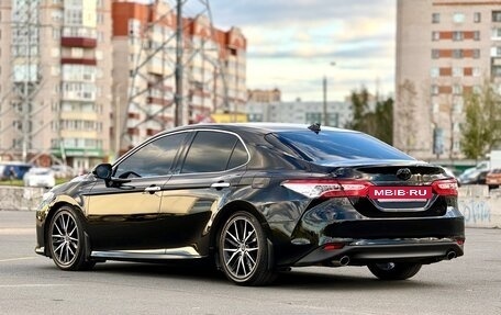 Toyota Camry, 2018 год, 2 400 000 рублей, 5 фотография