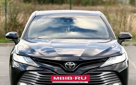 Toyota Camry, 2018 год, 2 400 000 рублей, 2 фотография