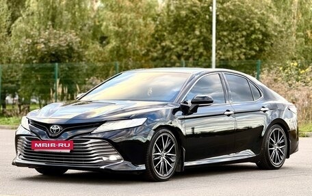 Toyota Camry, 2018 год, 2 400 000 рублей, 3 фотография
