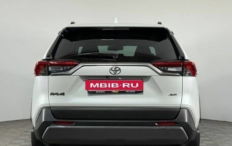 Toyota RAV4, 2020 год, 3 590 000 рублей, 6 фотография