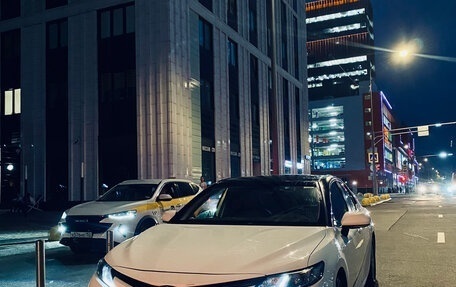 Toyota Camry, 2020 год, 1 850 000 рублей, 4 фотография