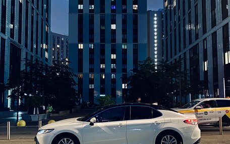 Toyota Camry, 2020 год, 1 850 000 рублей, 7 фотография