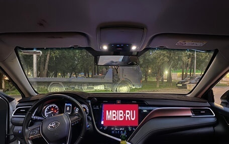 Toyota Camry, 2020 год, 1 850 000 рублей, 8 фотография