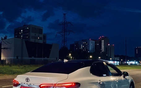 Toyota Camry, 2020 год, 1 850 000 рублей, 6 фотография