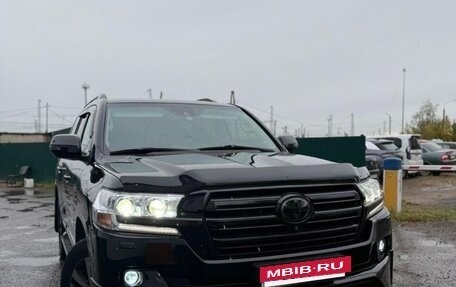Toyota Land Cruiser 200, 2018 год, 6 700 000 рублей, 8 фотография