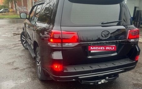 Toyota Land Cruiser 200, 2018 год, 6 700 000 рублей, 5 фотография