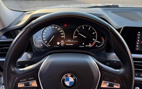 BMW 3 серия, 2019 год, 2 940 000 рублей, 15 фотография