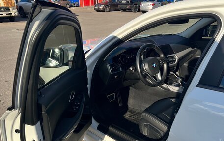 BMW 3 серия, 2019 год, 2 940 000 рублей, 16 фотография