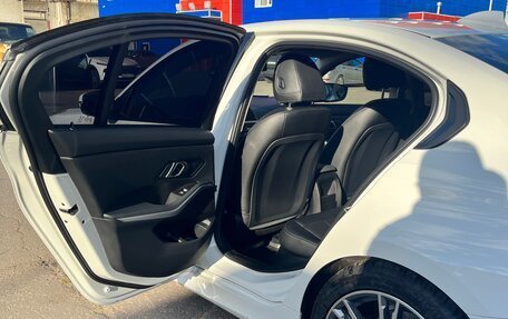 BMW 3 серия, 2019 год, 2 940 000 рублей, 17 фотография