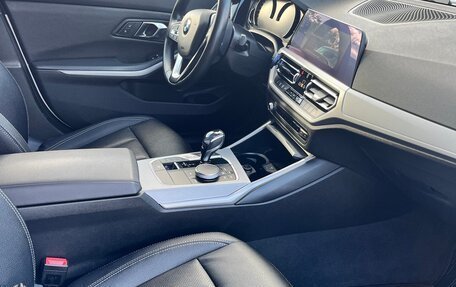 BMW 3 серия, 2019 год, 2 940 000 рублей, 23 фотография