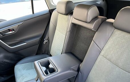 Toyota RAV4, 2025 год, 4 290 000 рублей, 20 фотография