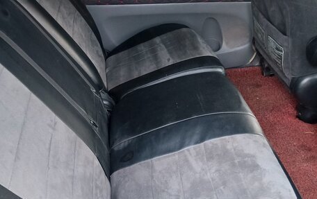 Toyota Ipsum II, 2002 год, 800 000 рублей, 9 фотография