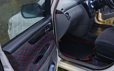 Toyota Ipsum II, 2002 год, 800 000 рублей, 18 фотография