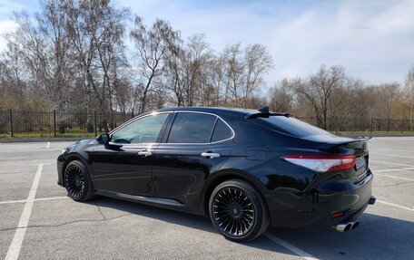 Toyota Camry, 2019 год, 2 650 000 рублей, 1 фотография