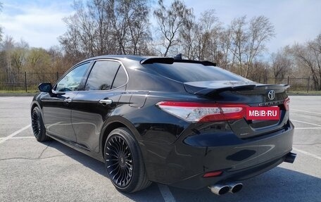 Toyota Camry, 2019 год, 2 650 000 рублей, 2 фотография