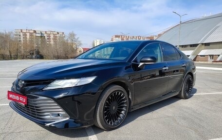 Toyota Camry, 2019 год, 2 650 000 рублей, 10 фотография