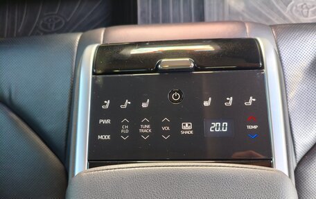 Toyota Camry, 2019 год, 2 650 000 рублей, 12 фотография